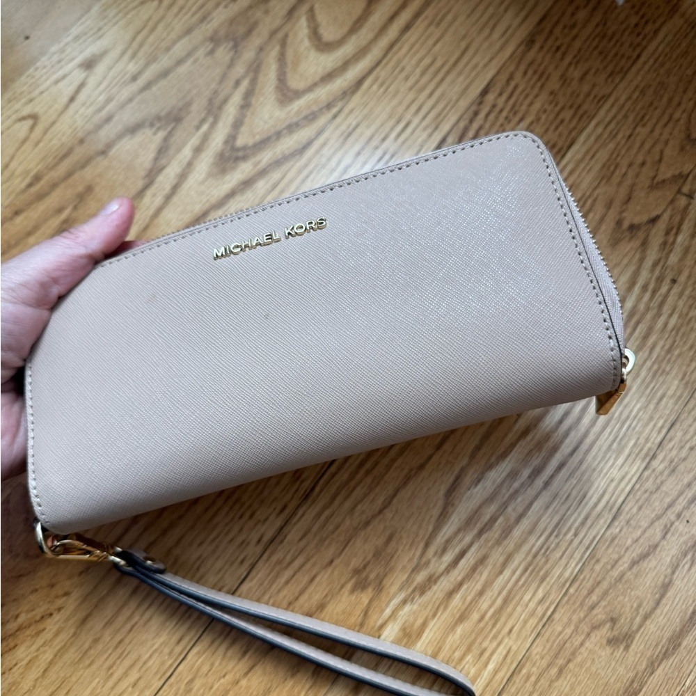 Michael Kors Cream Wallet pebbled leather - Picture 11 of 16